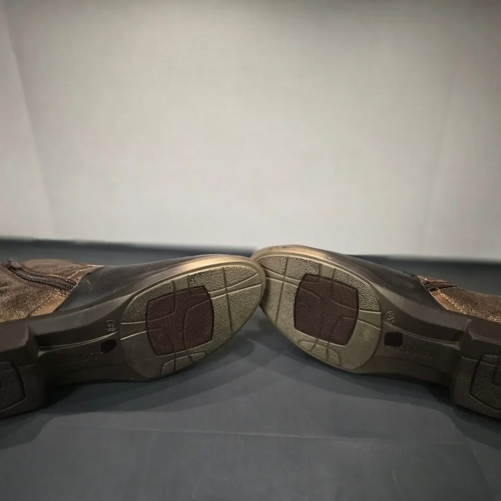 Naot comfortable ankle
